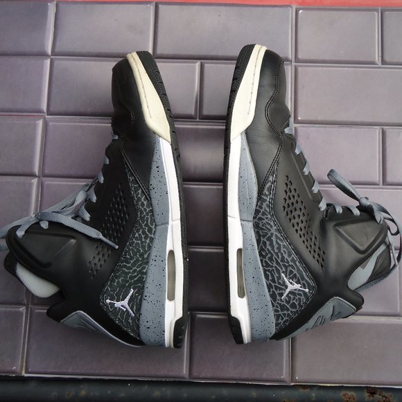 Size 12. Jordan Flight leather basketball  sneakers shoes. main image 11